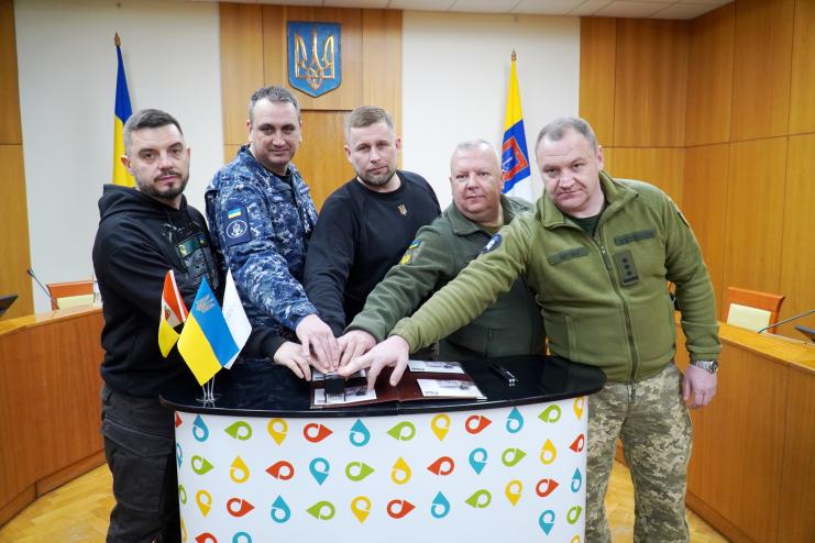 Річниця повномасштабної війни росії проти України: Укрпошта ввела в обіг поштову марку «ПТН ПНХ!»  